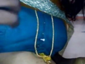पॉर्न विडियो - सुनहरे बालों वाली मा ...