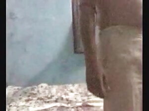 पॉर्न विडियो - सुंदर किशोर बाथरूम म ...